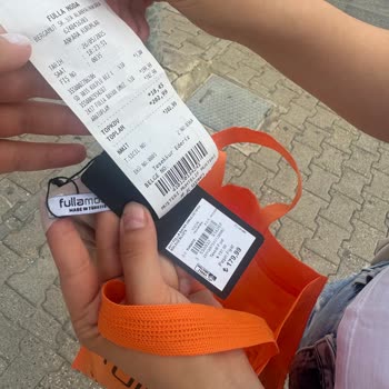 Etiket Ve Kasa Fiyatı Farklı Çalışanlar İlgisiz