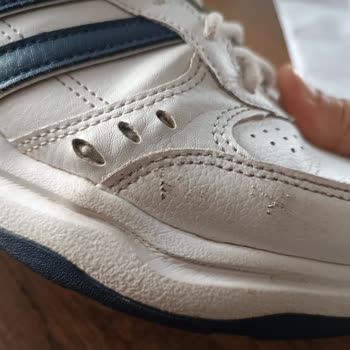 Adidas Ayakkabıda 7 Ayda Yazı Silinmesi Ve Kalite Düşüşü