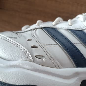 Adidas Ayakkabıda 7 Ayda Yazı Silinmesi Ve Kalite Düşüşü