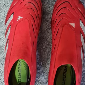 Adidas Futbol Ayakkabısı Baş Parmakta Su Toplamasına Neden Oluyor