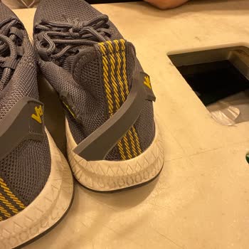 Bir Gün İçinde Yırtılan Ayakkabıda Üretim Hatası Mağduriyeti