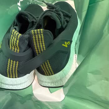 Bir Gün İçinde Yırtılan Ayakkabıda Üretim Hatası Mağduriyeti