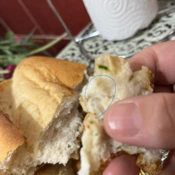 Aldığım Ekmekte Cam Kırığı Çıktı, Çocuğumun Sağlığı Tehlikeye Girdi