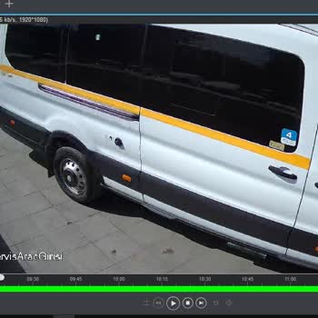 Servis Sonrası Aracımın Arka Camı Kırık Teslim Edildi