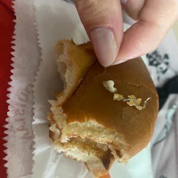 Hamburgerin İçinden Tel Çıkması Ve Sorumluluk Eksikliği