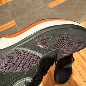 Dayanıklı Olduğu İddia Edilen Ayakkabının Kısa Sürede Sorun Çıkarması Ve İade Sürecindeki Memnuniyetsizlik