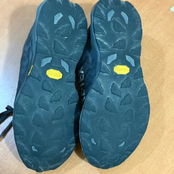 Mizuno Goretex Ayakkabıda Kısa Sürede Açılma Ve Mağaza İlgisizliği