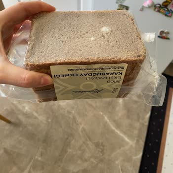 Küflü Ekmek Ve İlgisiz Müşteri Hizmeti