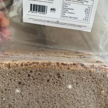 Küflü Ekmek Ve İlgisiz Müşteri Hizmeti