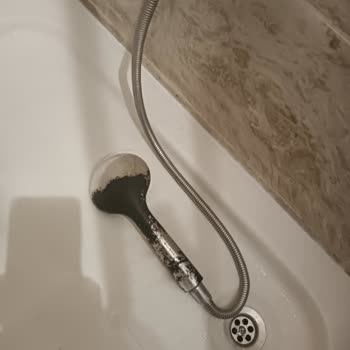 Mintax Kireç Ve Pas Çözücü Duş Başlığını Zarar Verdi