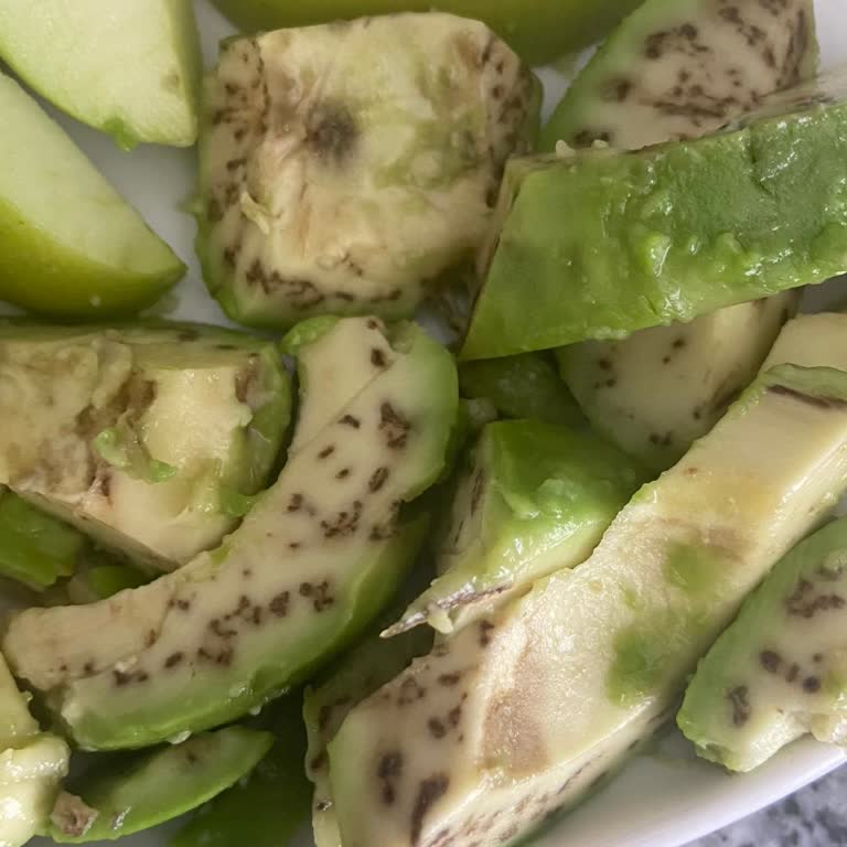 Migros Hemen'den Gönderilen Bozuk Avokado Hayal Kırıklığı Yarattı