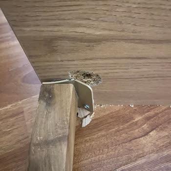 Çilek Bebek Odası Dolabı Ayakları Kolayca Kırıldı Müşteri Hizmetleri Sorumluluk Almadı