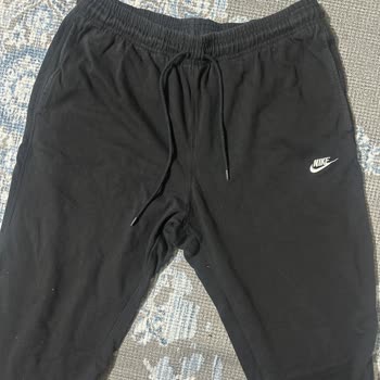 Nike Eşofman İlk Yıkamada Çekti Ve Renk Attı Mağaza Çözüm Sunmadı