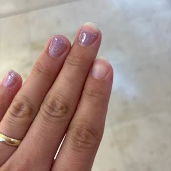 Kalıcı Oje Hizmeti Kısa Sürede Bozuldu, Mağaza Çözüm Sunmadı