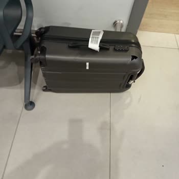 Valizim Parçalandı, Görevliler Dalga Geçti!