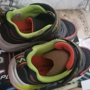 Garantili Denilen Çocuk Spor Ayakkabısı Kısa Sürede Yıprandı, Garanti Kabul Etmedi