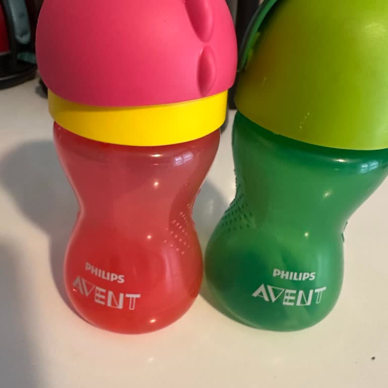 Philips Avent Pipetli Bardaklar Sızdırıyor, Kıyafetler Islanıyor