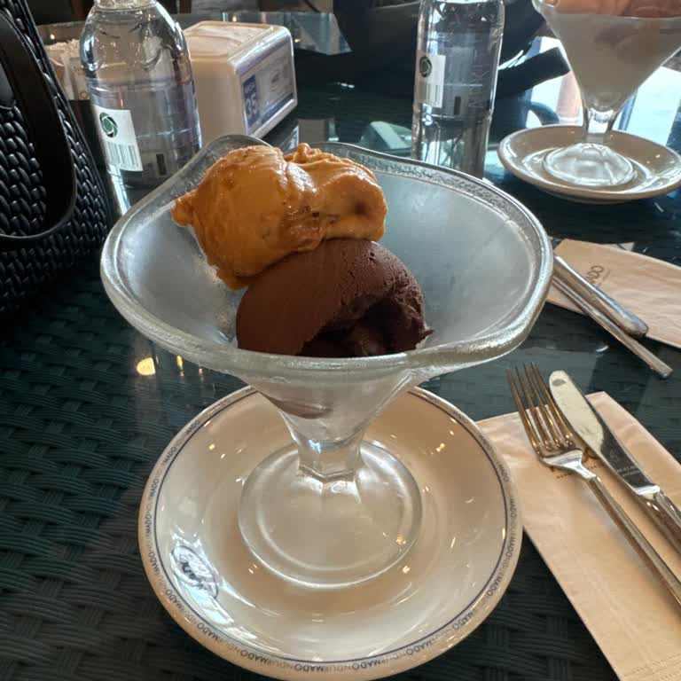 Mado Piazza Şubesinde İlgisiz Garsonlar Ve Eksik Menü Deneyimi