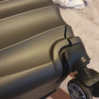 Valizim Kırık Teslim Edildi, Hiçbir Şekilde Geri Dönüş Yapılmadı