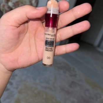 I Bought a Maybelline Concealer and It Came Out Clumpy