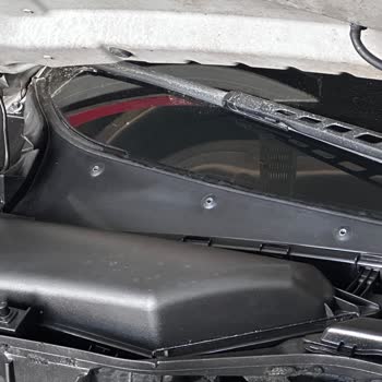 BMW E60 Ön Cam Fitil Sorunu: Güvenilirliğe Yakışmayan Kusur