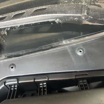 BMW E60 Ön Cam Fitil Sorunu: Güvenilirliğe Yakışmayan Kusur