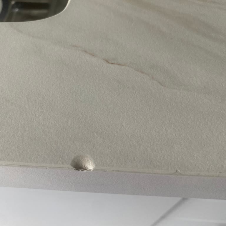 Dayanıklı Denilen Tezgah Kısa Sürede Kırıldı, Çözüm Sunulmadı