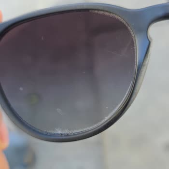 Garanti Kapsamındaki Rayban Gözlükte Cam Soyulması Ve Değişim Sorunu