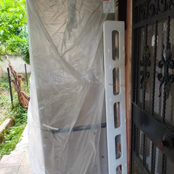 Teslimat Ve Servis Sürecinde Yaşanan Sorunlar Nedeniyle Buzdolabım Dışarıda Kaldı