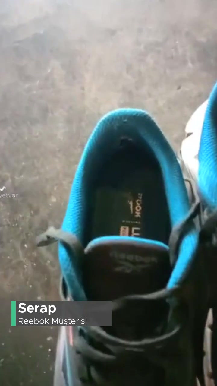Reebok Spor Ayakkabı Arkası Yırtık! videonun kapak resmi