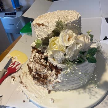 Nişan Pastasında Teslimat Ve İletişim Sorunları Yaşadım