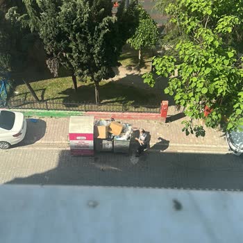 Çöp Konteyneri Nedeniyle Hijyen Ve Koku Sorunu Yaşıyoruz