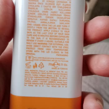 Dermokil Vitamin C Sun Stick İçindeki Sert Parçalar Yüzümü Tahriş Etti