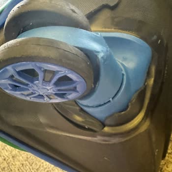 Air Arabia G9 285 Broke My Luggage—Still No Response to My Damage Claim