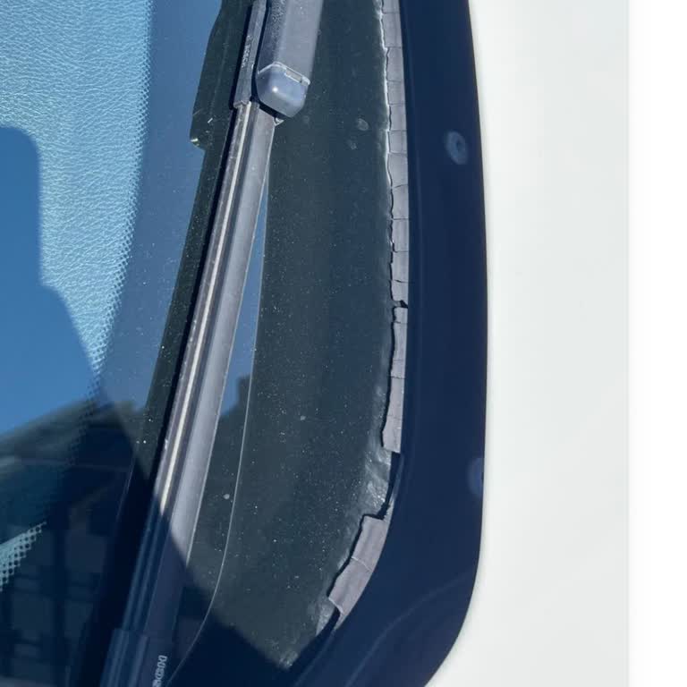 BMW 2012 Modelde Plastik Aksam Sorunu Ve Çözüm Beklentisi