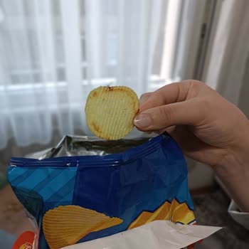 Ruffles Aldığım Cipsin İçinden Böcek Çıktı: Sağlığımız Tehlikede