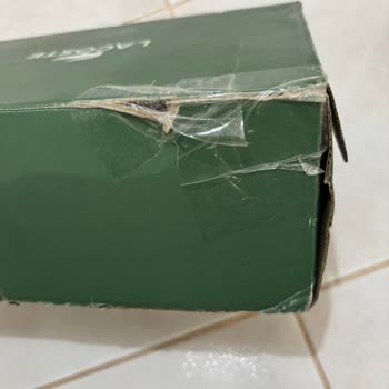 Aldığım Ayakkabı Kutusu Yırtık Ve Bantlı Çıktı