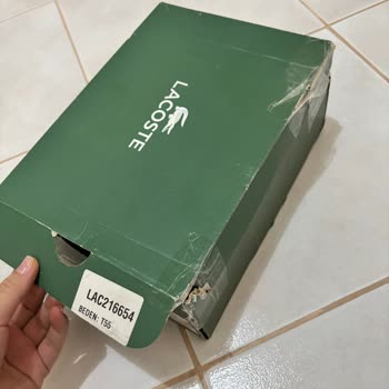 Aldığım Ayakkabı Kutusu Yırtık Ve Bantlı Çıktı