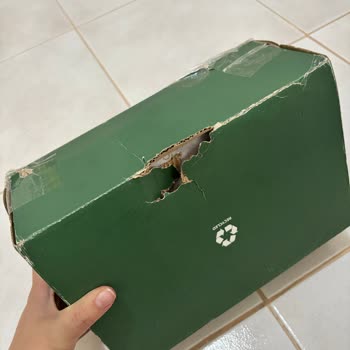 Aldığım Ayakkabı Kutusu Yırtık Ve Bantlı Çıktı
