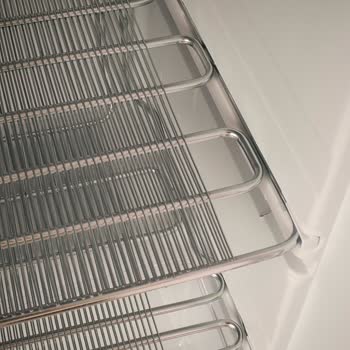 Servis Sonrası Derin Dondurucum Kırık Ve Delikli Teslim Edildi İlgisizlik Mağduriyet