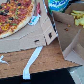 Domino's Pizza'da Yetersiz Pişmiş Patates Sorunu