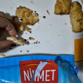 Aldığım Donmuş Böreklerden Kıl Çıkması Ve Mağduriyet Yaşamam