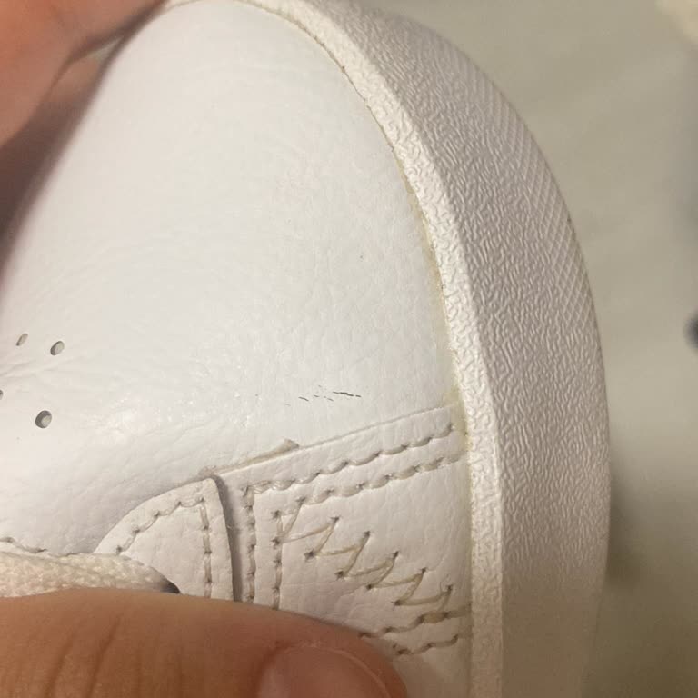 Yeni Aldığım Ayakkabıda Kısa Sürede Yırtılma Ve Mağaza İlgisizliği