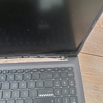 Asus VivoBook Menteşe Kırılması Ve Garanti Sorunu