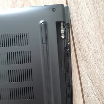 Asus VivoBook Menteşe Kırılması Ve Garanti Sorunu