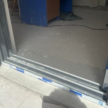 Beklentilerin Altında Kalan Balkon Kapısı Ve Panjur İşçiliği