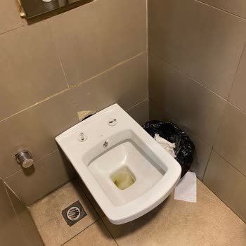 Taksim Simit Sarayı'nda Hijyen Ve İlgi Sorunu Yaşadım