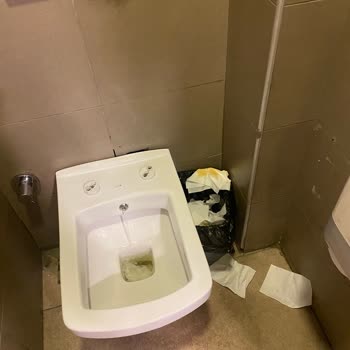 Taksim Simit Sarayı'nda Hijyen Ve İlgi Sorunu Yaşadım