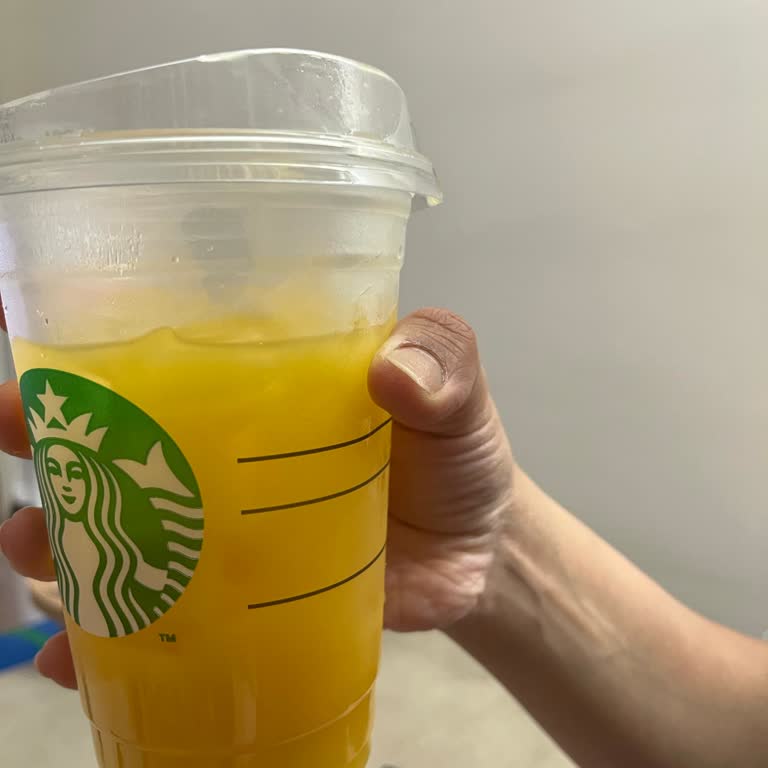 Starbucks'tan Taze Sıkma Portakal Suyu Yerine Hazır İçecek Gönderilmesi Ve Güven Sorunu!