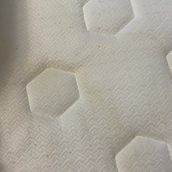 Yataş Yatakta Sarı Lekeler Ve Tüylenme Sorunu Garantiye Rağmen Çözülmedi